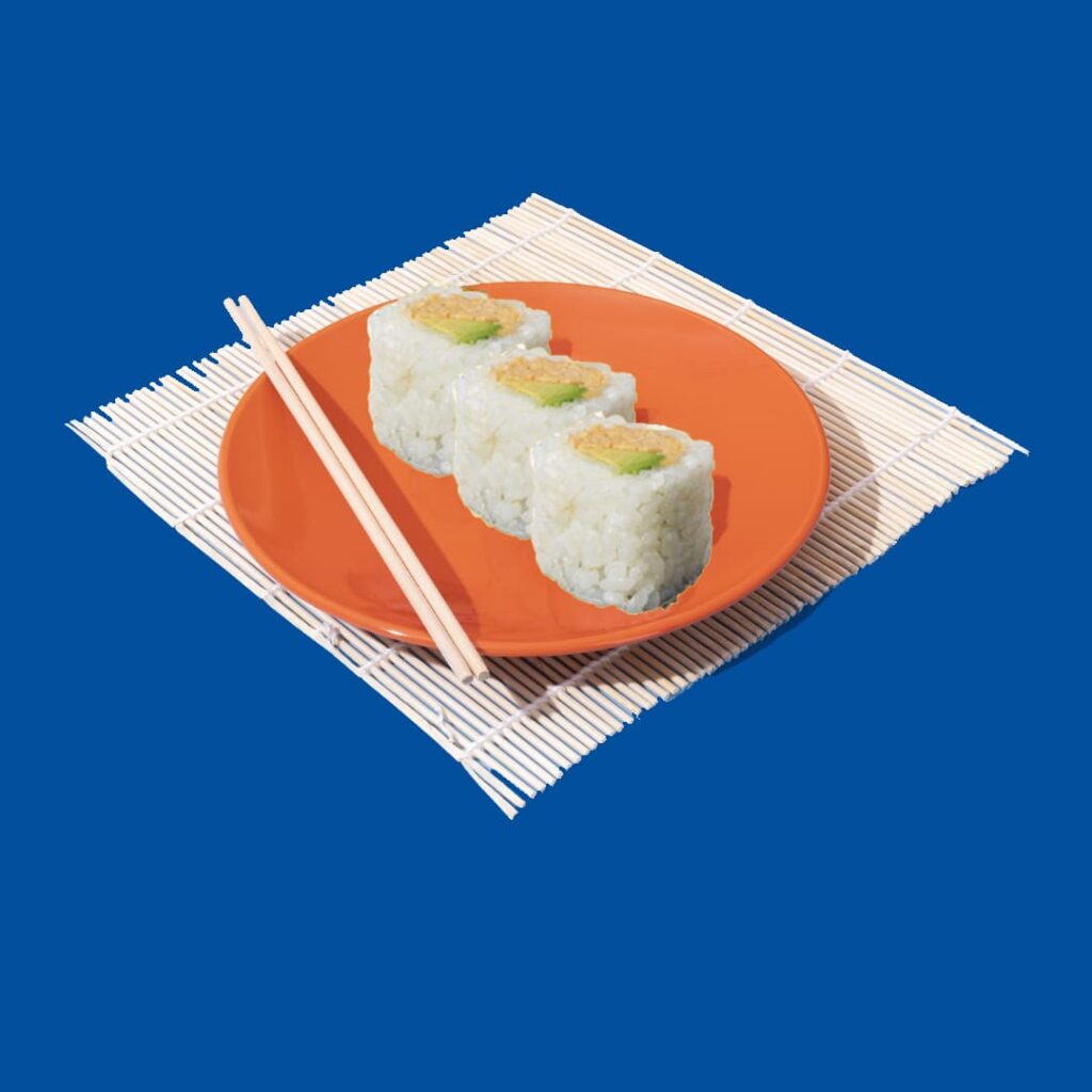 Maki white avec thon cuit et mayonnaise, enrobé de feuille de soja blanche - une création délicate de Tastyrice - Makis