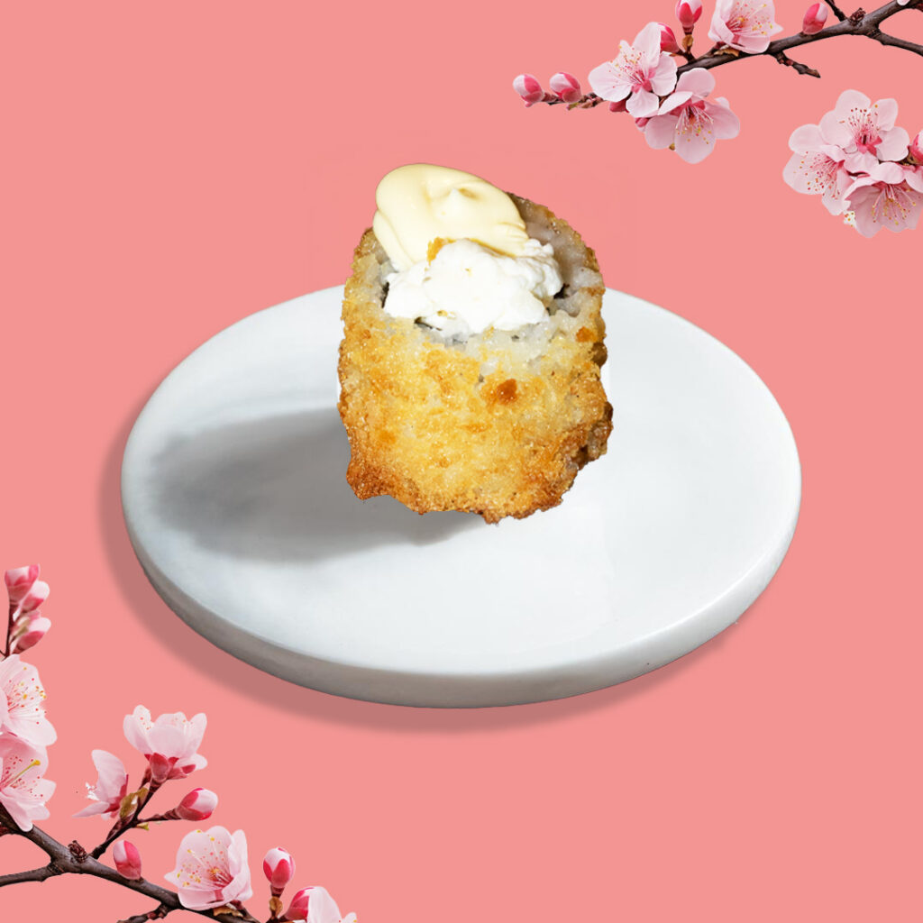 California frits avec chèvre, mozzarella, miel et sésame grillé - une spécialité sucrée et gourmande de Tastyrice - california sushi frits