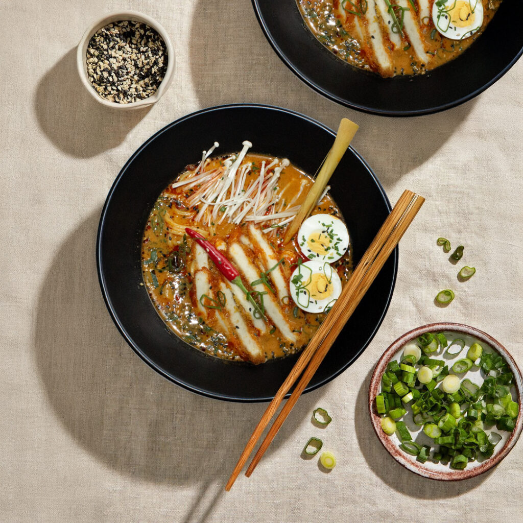 Ramens : bol de nouilles Tastyrice au poulet épicé, œuf, légumes frais et bouillon parfumé. - Ramen Paris - Ramen Bordeaux