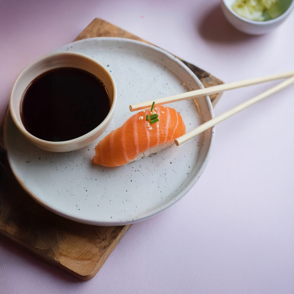 Sushi Tastyrice au thon frais, servi sur riz vinaigré avec sauce soja. - Sushi Paris - Sushi Bordeaux