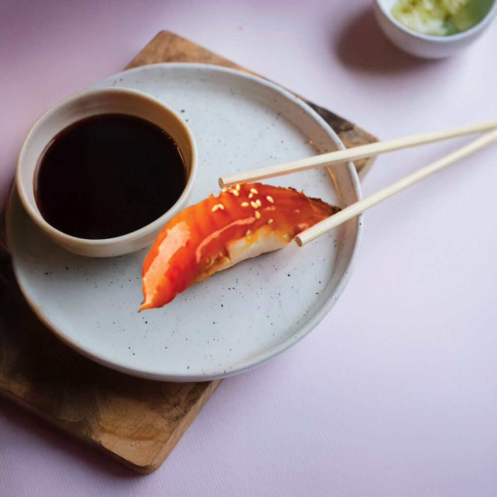 Sushi Tastyrice au saumon nappé de sauce teriyaki et graines de sésame. - Sushi Paris - Sushi Bordeaux